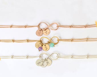 Mothers bracelet, Personalized Infinity bracelet for mom Family bracelet Silver Initial charm bracelet Family tree jewelry Gift for mom