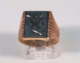 1940s 10K Yellow Gold Mens Hematite Intaglio Roman Soldier Ring, Size 10