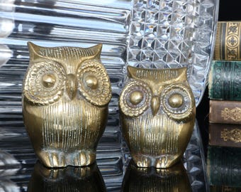 Vintage Brass Owl Figurines, Set of 2 / Brass Paperweights