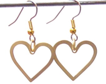 Heart to Heart Earrings in matte Gold