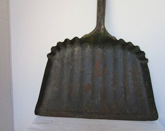 Rusty Metal Dustpan Vintage Metal Dustpan Metal Dustpan Rusty