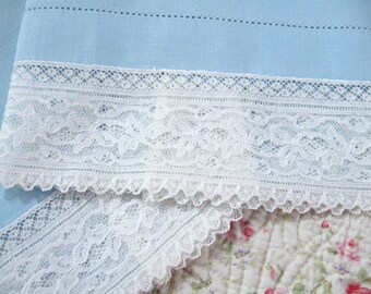Vintage Linen Towels /Blue Linen Towels / Vintage Hand Towels / Vintage Lace Towels / Guest Towels