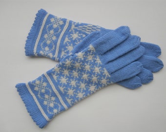 Hand knitted woman gloves, size M
