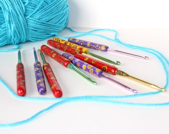 Crochet Hook Boye H /8 (5.00 mm), with Polymer Comfort Handle RED or Violet color