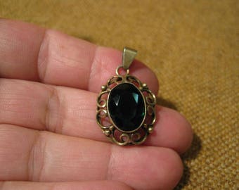 Amazing Art Nouveau Silver Gold Emerald Glass Pendant 4.7 Grams.