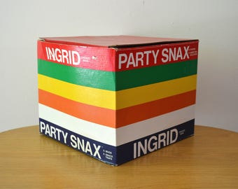 Ingrid Party Snax Plastic Picnic Dish and Mug Set NOS