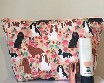 Cavalier king charles spaniel dog makeup/toilet bag