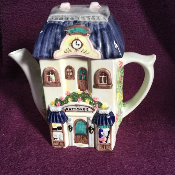 Antique Shop teapot by Leonardo