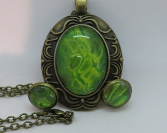 2pcs green, abstract jewelry set , wearable art, statement jewelry, custom jewelry, hand painted, abstract design, acrylic pour jewelry.