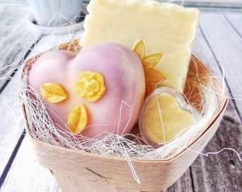 Soap gift set Gift baskets for women Lip balm Soap bar Honey Heart All natural soap Hamemade soap Eastern rinok