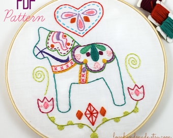 Dala Horse. Hand Embroidery Pattern. Embroidery Designs. Swedish Horse. Scadinavian. PDF Pattern. Digital Pattern. Hand Sewing Pattern.