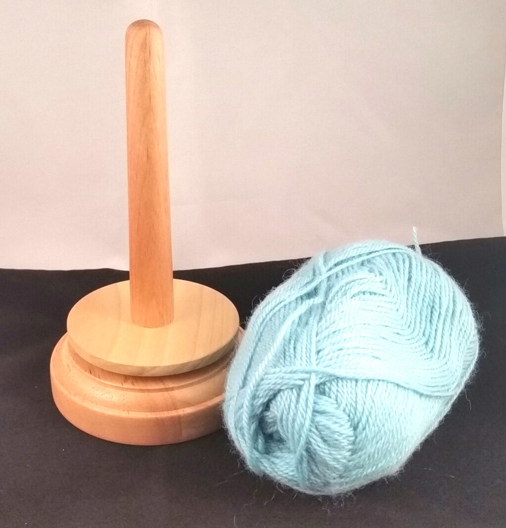 Yarn Buddy wooden, Wooden Yarn Holder, Lazy Susan, Yarn Holder