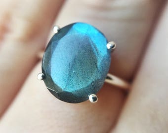 Oval Faceted Labradorite Ring in sterling silver - sterling silver labradorite ring - faceted labradorite ring - labradorite engagement ring