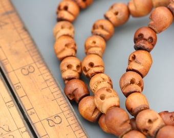 Wood skull beads. Skull bracelet. 10mm beads. Brown beaded bracelet. Beadwork, Jewelry making, Jewelry supply. DIY.