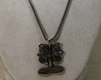 Long 925 Sterling Silver Serpentine Chain With Tree (?) Pendant Necklace