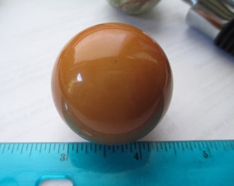 BAKELITE (tested) 1 1/2 inch bakelite ball
