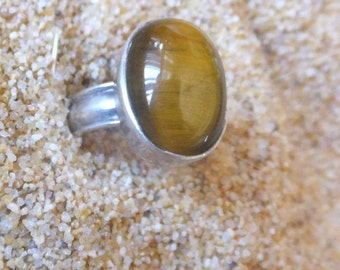 Tigers Eye and Sterling Silver Ring..... size 6 only