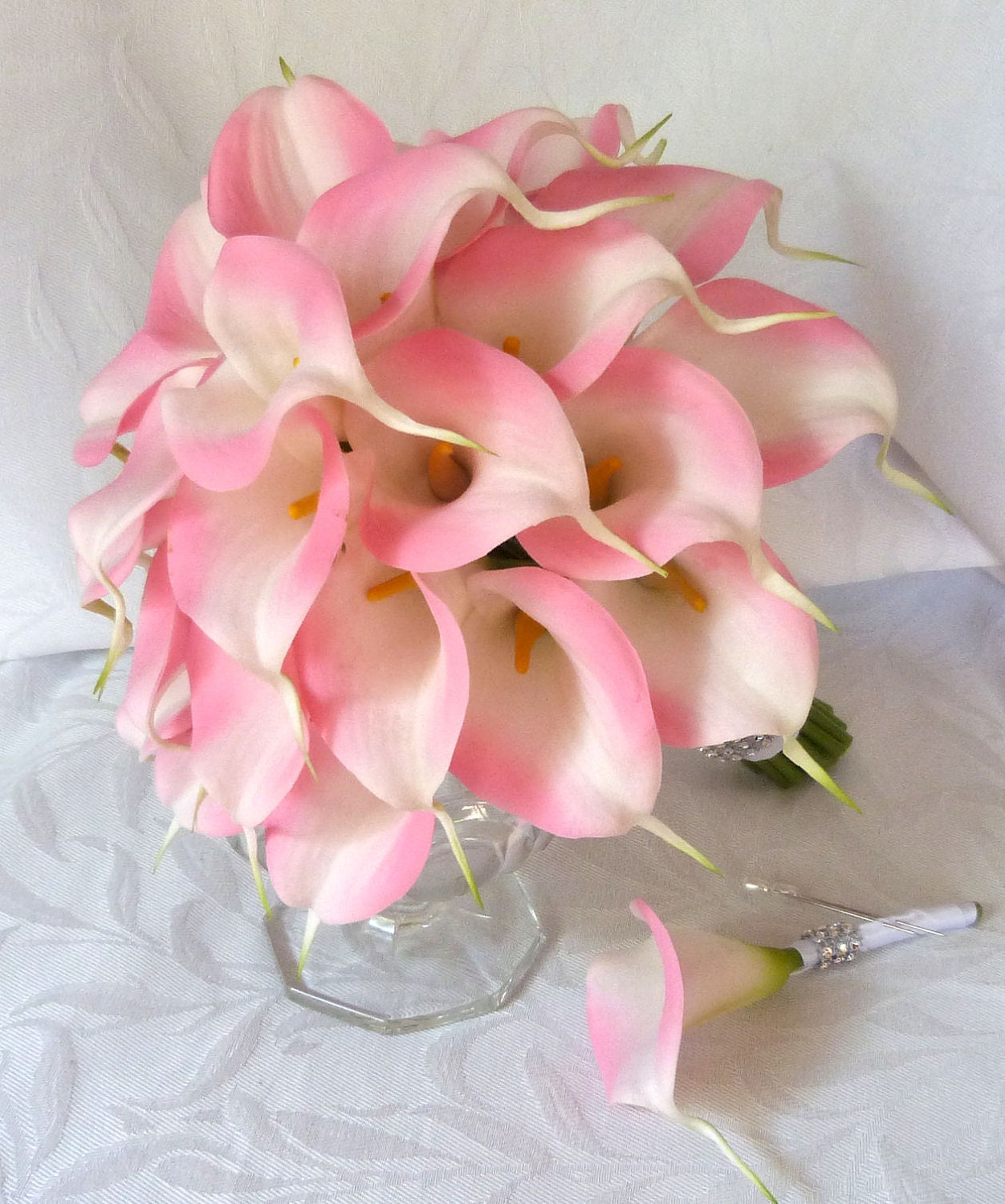 Red Calla Lily Centerpiece : Pink calla lily wedding bouquet