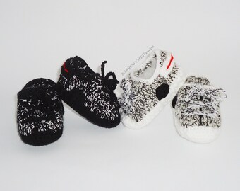 Crochet Baby Shoes, The Yeezy Boost 350, Baby Sneakers, Converse Crochet, Crochet baby boots, Yeezy 350 Boost, Baby Booties, Sneakers baby