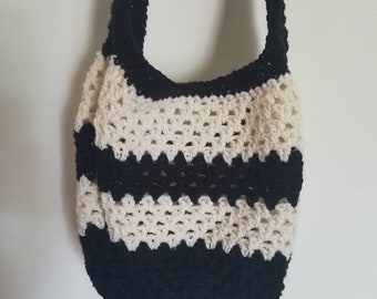 Beach bag / reusable bag / market bag / shopping bag, crochet purse, beach tote, eco friendly / black and white / striped purse /