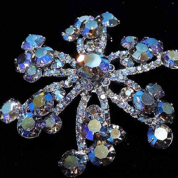 Juliana Rhinestone Brooch / Verified DeLizza Elster / Mid Century Brooch / 1960s 60s Brooch / Winter Wedding / Bride Bridal Jewelry