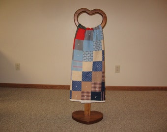 Heart Shaped Quilt Display Stand Rustic Country Style