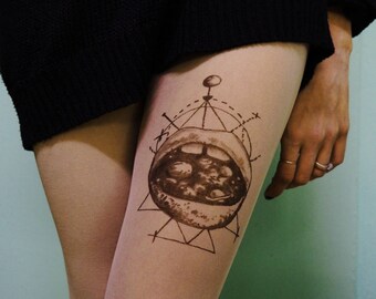 Galaxy lips, tattoo tights