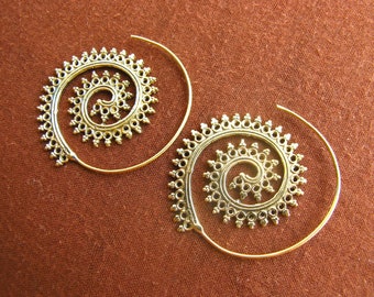Brass - Spiral dots earrings