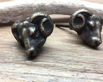 SET OF 2 Bronze Ram Bust Knobs - Bighorn Sheep Head Drawer Pull - Nature Wildlife Nursery - Faux Taxidermy Decorative Knob - Cabinet Decor