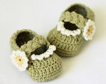 Crochet PATTERN - Daisy Braided Strap Booties (0-6,6-12 months)