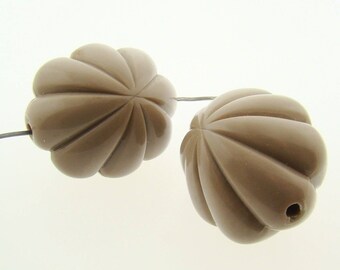 6 Vintage Grey Beige Fluted Acrylic 32x26mm. Large Oval Beads 6131