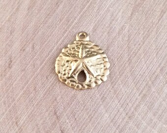 Sand Dollar Charm, Sand Dollar Pendant, Gold Sand Dollar Charm, Gold Sand Dollar Pendant, Beach Charm, Beach Pendant, Beach Jewelry, PG0204