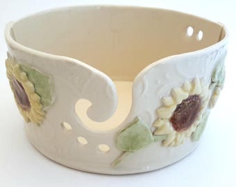 Yarn Bowl // Ceramic Yarn Bowl with Sunflowers // Knitting Bowl // Yarn Holder // Gift for Knitter // Pottery Yarn Bowl // Gift for Mom