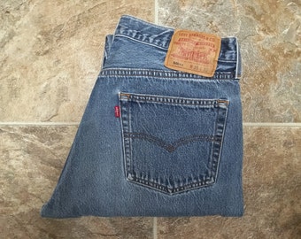Vintage Men's 80's Levi's 501XX, Blue Jeans, Red Tab, Denim (W33)