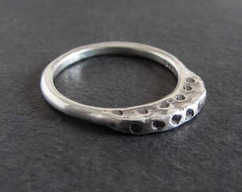 Rustic stackable ring in sterling silver / organic ring / artisan ring / primitive ring / ancient ring / rustic ring / ring band