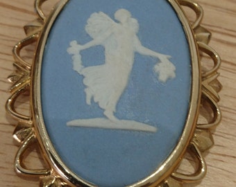 Vintage Wedgwood brooch