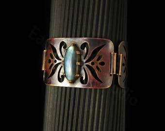 Hinged copper bracelet with set Labradorite cabochon. FREE SHIPPING