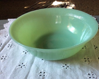 Vintage Fire King Jadeite Jadite Large Vegetable Serving Bowl 8 1/4" Jane Ray Ribbed Pattern