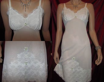 Vintage Nylon slip 32/USA 10/AU
