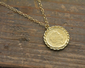 Coin necklace, gold medallion necklace, gold coin pendant, antique style, gold disc necklace, gold coin necklace, medallion pendant necklace