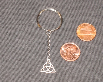 Celtic knot Keychain / triquetra / wicca / #047
