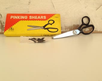 Pinking shears - Scissors - Pinking shears with original box - Vintage Scissors - Pinking shears 7 inch