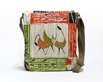 Justy - Canvas Messenger Bag | Crossbody bag | Retro shoulder bag upcycled with original vintage fabric by EllaOsix