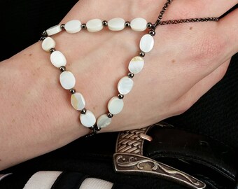 OOAK shell & gunmetal triangle hand chain / nickel free jewelry / beaded hand chain jewelry / slave bracelet jewelry / HEY092