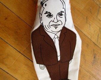 Ed Broadbent finger puppet