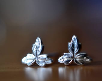 Silver Leaf Earrings, Dainty Small Silver Leaf Studs, Sterling Silver Charm Earrings, Nature Jewelry, Bridesmaids Jewelry, Woodland Wedding