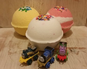 Scented Thomas the Train Surprise Toy Bath Bomb XL