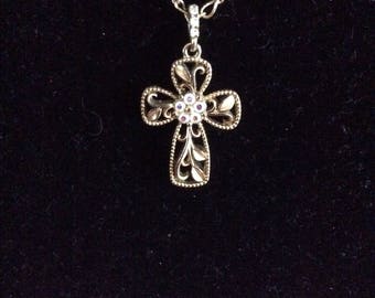 Avon NR Cross Necklace