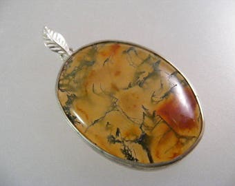 Vintage Moss Agate Large Pendant in Sterling Silver..... Lot 5272