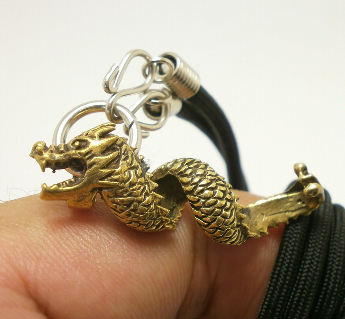 Collier Dragon Chinois Argenté Avec Cristal - Longueur 41-45 Cm - Occasion Bon État
